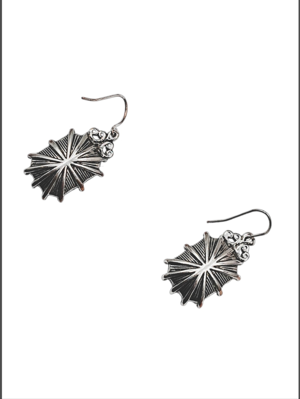 🌲10/$20. Silver and Black Tones Earrings - Picture 4 of 5